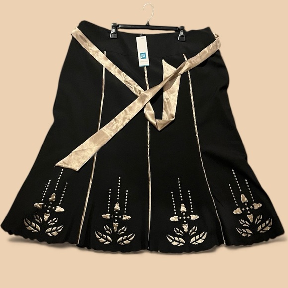 Lorena Adams Dresses & Skirts - 💃NEW Chic Black and Gold A-Line Skirt